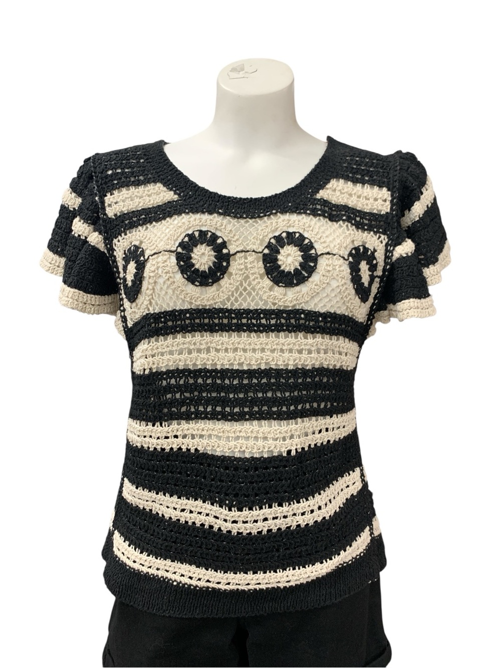 Solitaire Black and Cream Crochet Short-Sleeve Blouse Size M
